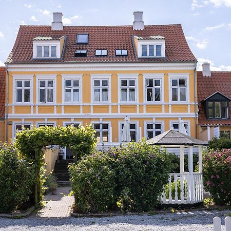 Arnfeldt Hotel Ærøskøbing Exteriör bild