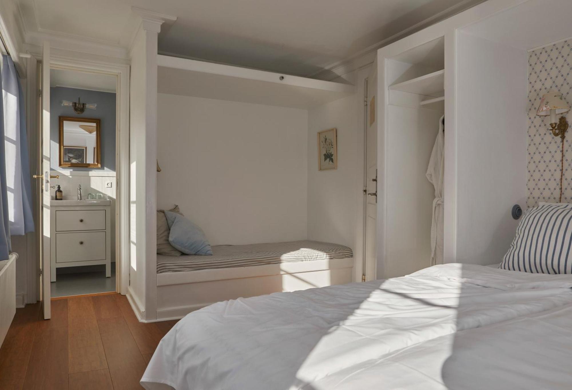 Arnfeldt Hotel Ærøskøbing Exteriör bild