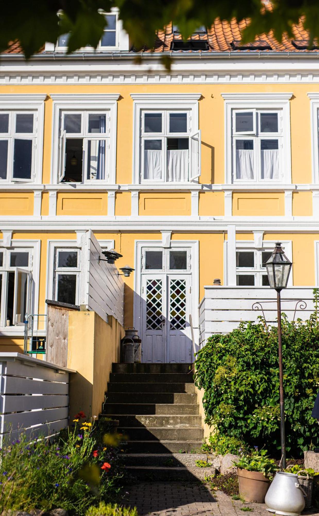 Arnfeldt Hotel Ærøskøbing Exteriör bild